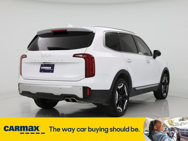 Photo of 2024 White Kia Telluride