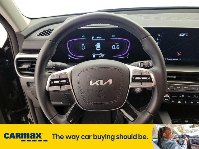 Photo of 2023 Black Kia Telluride