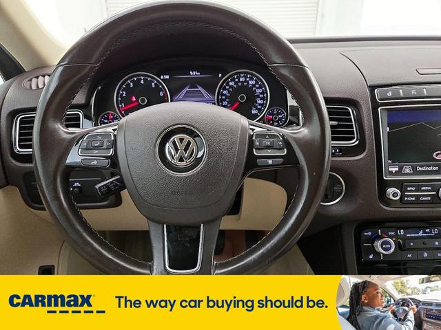 Photo of 2016 White Volkswagen Touareg