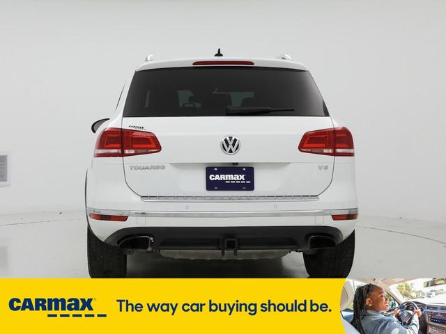 Photo of 2016 White Volkswagen Touareg