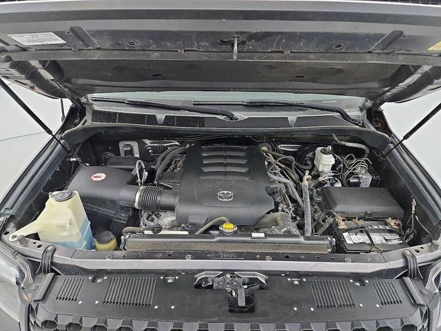 Photo of 2017 Gray Toyota Tundra