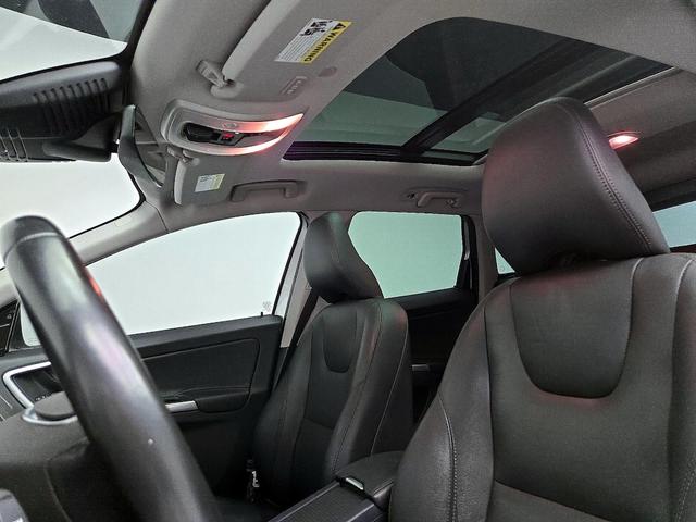 Photo of 2016 Gray Volvo XC60