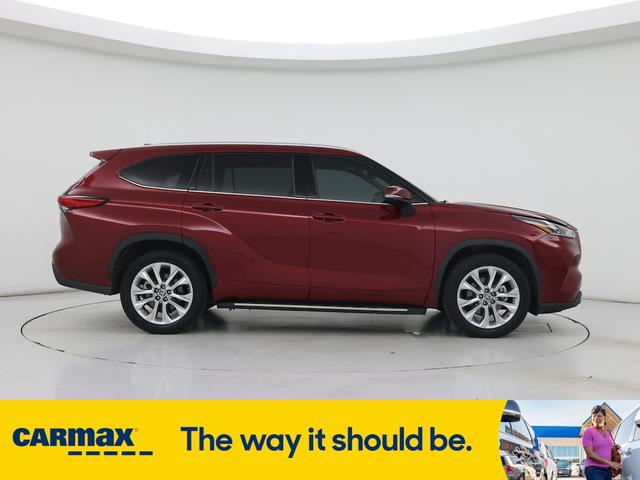 Photo of 2022 Red Toyota Highlander Hybrid