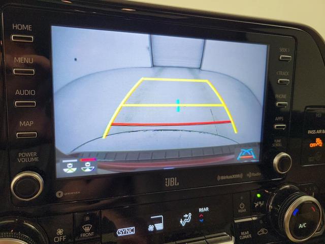 Photo of 2022 Red Toyota Highlander Hybrid