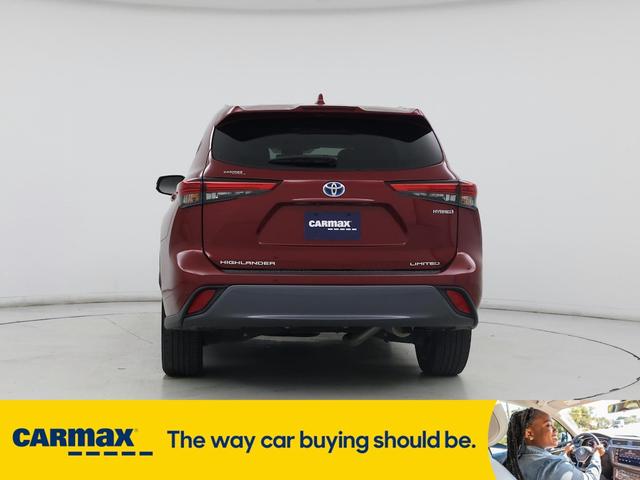 Photo of 2022 Red Toyota Highlander Hybrid