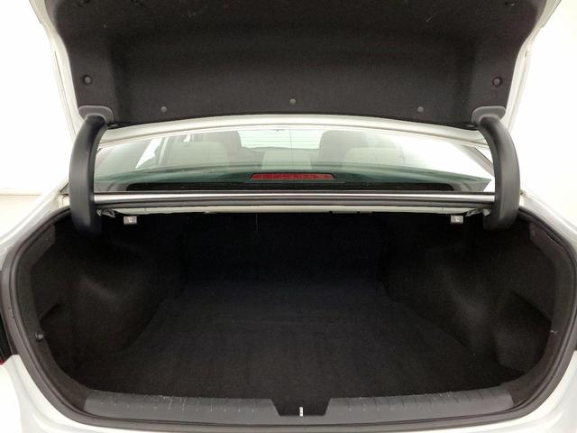 Photo of 2016 White Hyundai SONATA