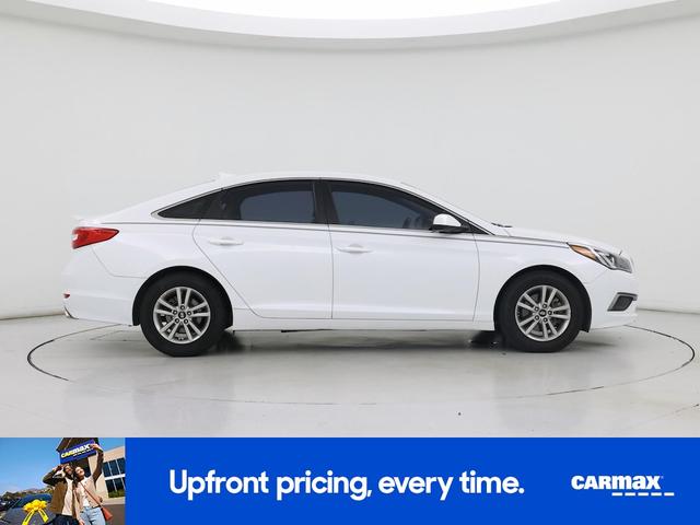 Photo of 2016 White Hyundai SONATA