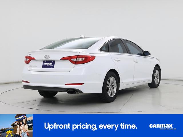 Photo of 2016 White Hyundai SONATA