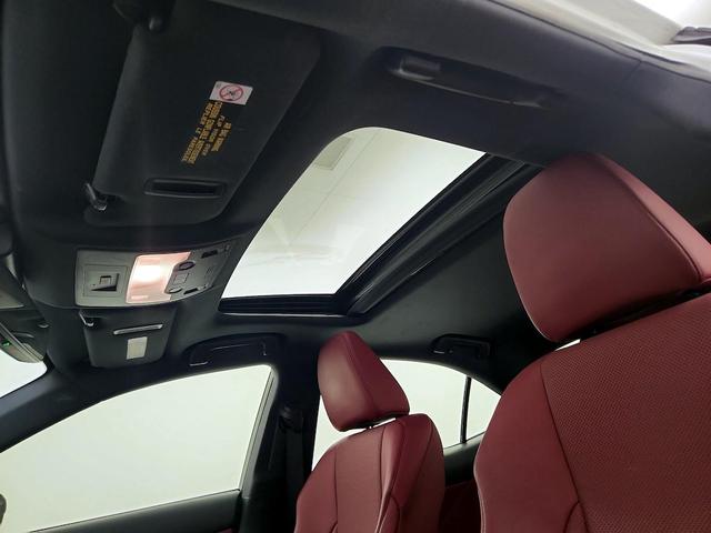 Photo of 2018 White Lexus IS 300