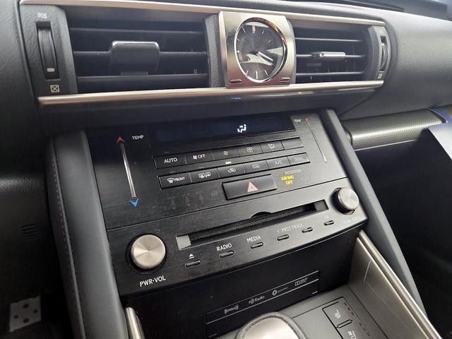 Photo of 2018 White Lexus IS 300