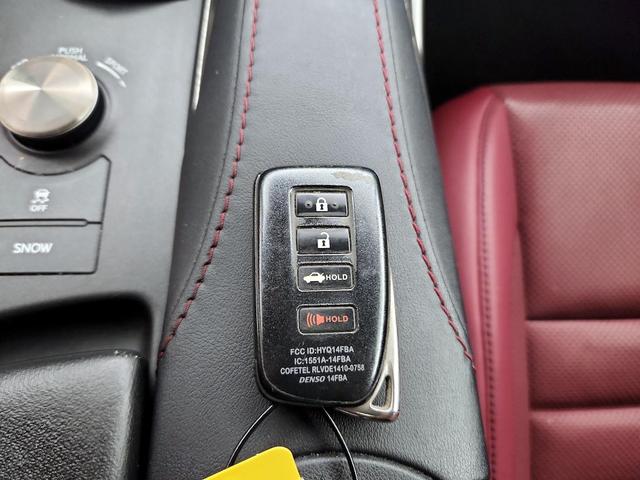 Photo of 2018 White Lexus IS 300