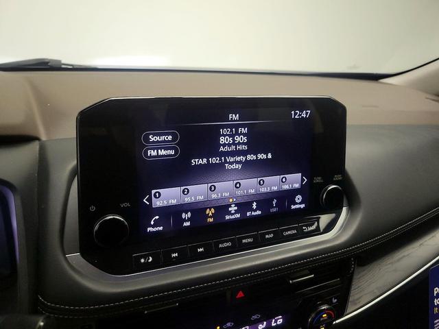 Photo of 2022 Blue Nissan Rogue