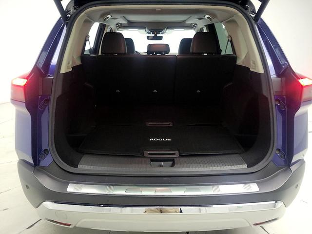 Photo of 2022 Blue Nissan Rogue