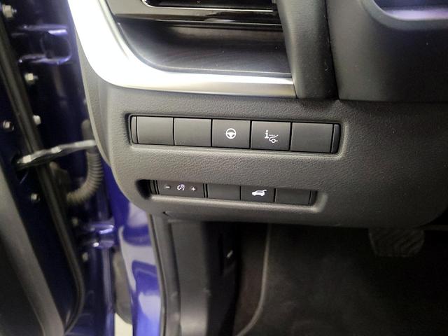 Photo of 2022 Blue Nissan Rogue
