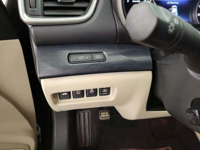 Photo of 2021 Black Nissan Maxima