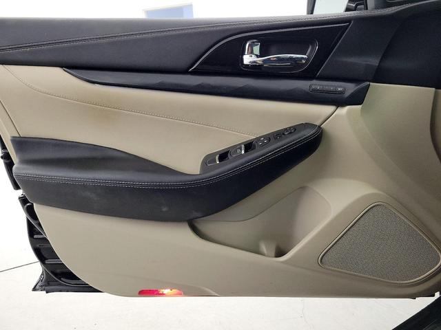 Photo of 2021 Black Nissan Maxima