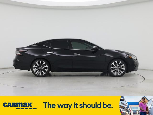 Photo of 2021 Black Nissan Maxima