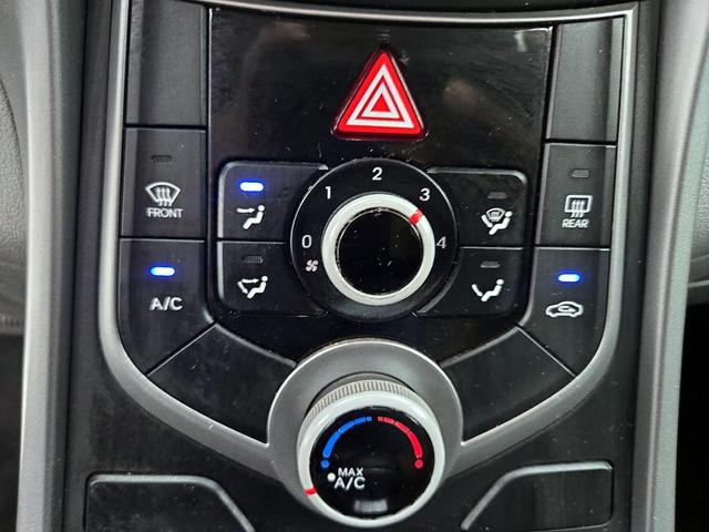 Photo of 2015 Black Hyundai ELANTRA