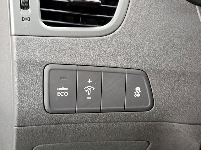 Photo of 2015 Black Hyundai ELANTRA