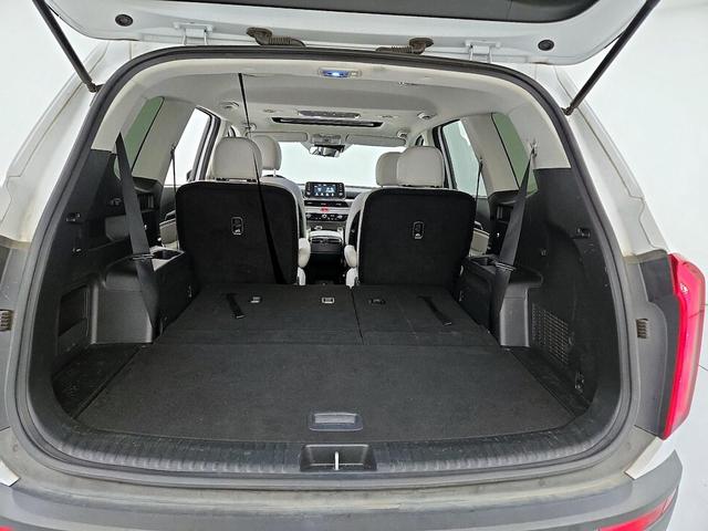 Photo of 2020 White Kia Telluride