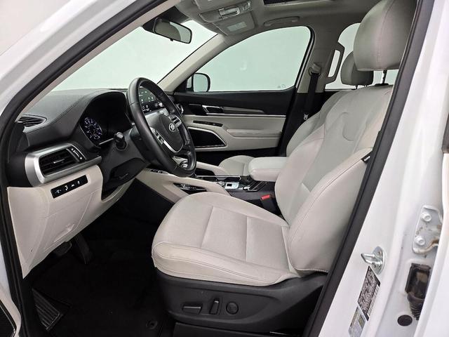 Photo of 2020 White Kia Telluride