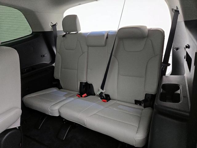 Photo of 2020 White Kia Telluride