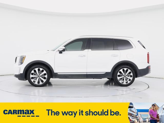 Photo of 2020 White Kia Telluride