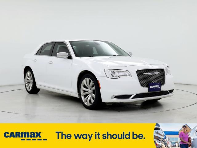 2019 Chrysler 300