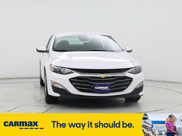 Photo of 2023 White Chevrolet Malibu