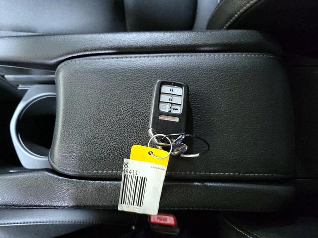 Photo of 2019 White Honda Civic
