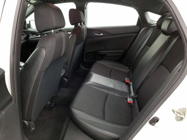 Photo of 2019 White Honda Civic