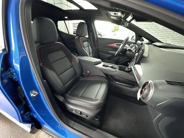 Photo of 2025 Blue Chevrolet Equinox EV