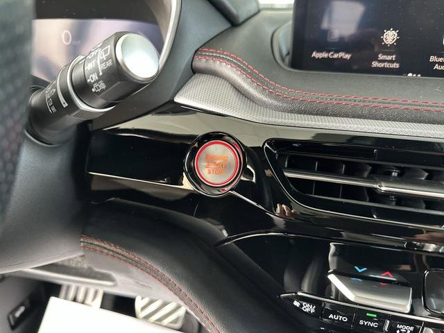 Photo of 2022 Gray Acura MDX
