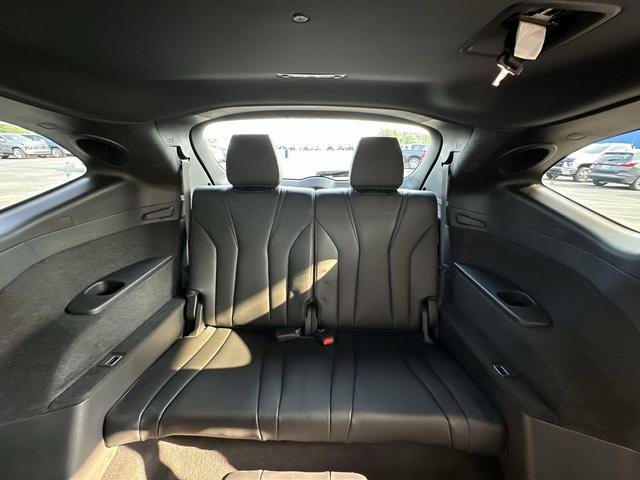 Photo of 2022 Gray Acura MDX