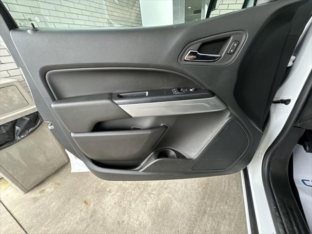 Photo of 2022 Summit White Chevrolet Colorado