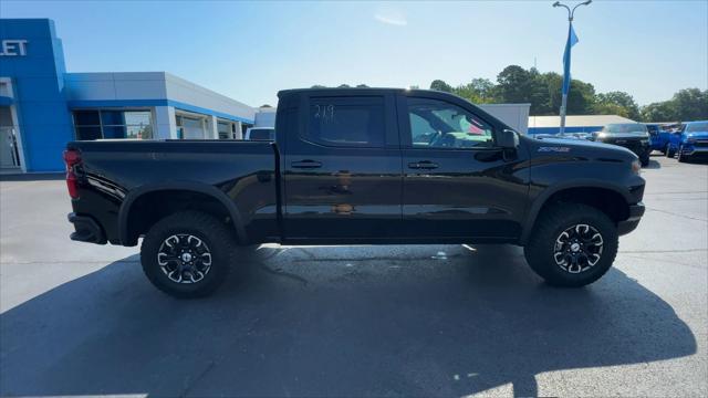 Photo of 2025 Black Chevrolet Silverado 1500