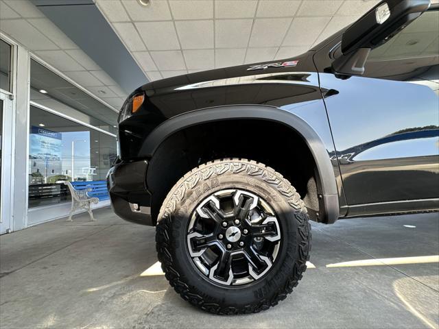Photo of 2025 Black Chevrolet Silverado 1500