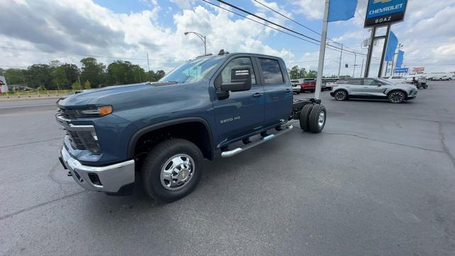 Photo of 2025 Blue Chevrolet Silverado 3500
