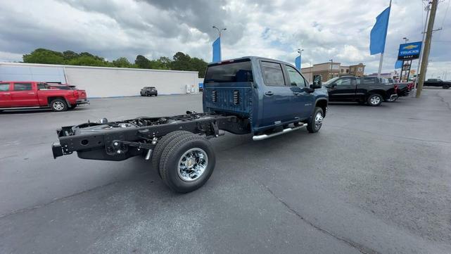 Photo of 2025 Blue Chevrolet Silverado 3500