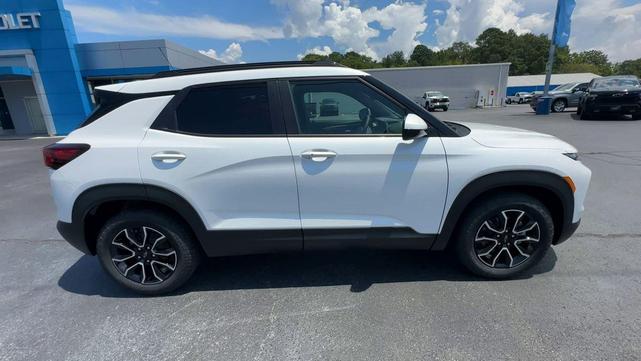 Photo of 2026 White Chevrolet Trailblazer