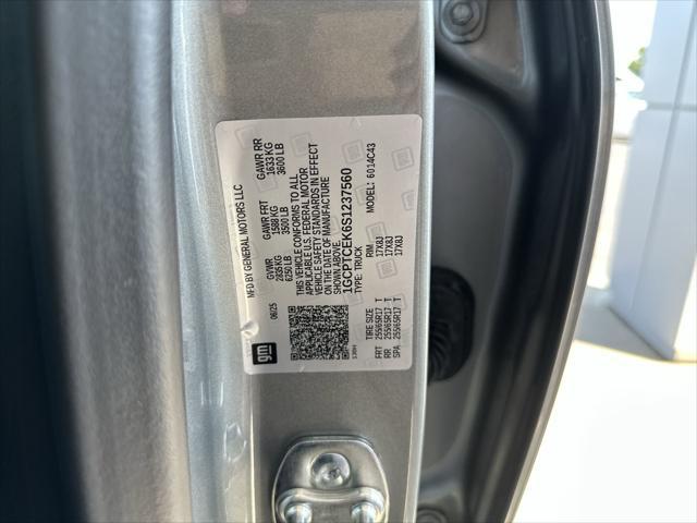 Photo of 2025 Gray Chevrolet Colorado