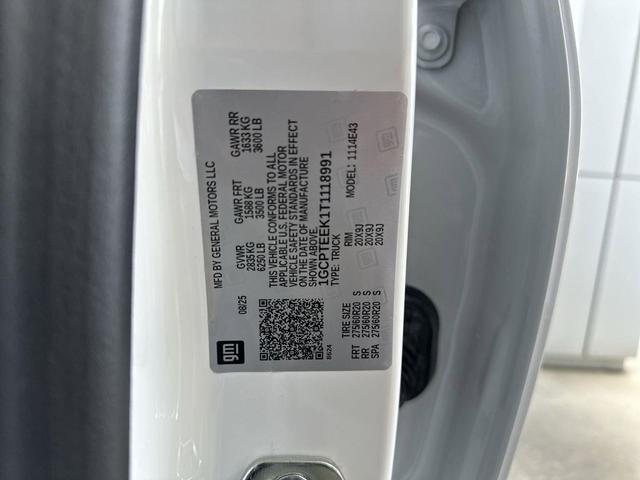 Photo of 2026 White Chevrolet Colorado