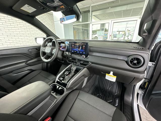 Photo of 2026 White Chevrolet Colorado