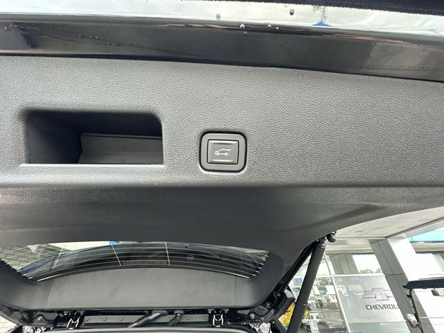 Photo of 2026 Black Chevrolet Traverse