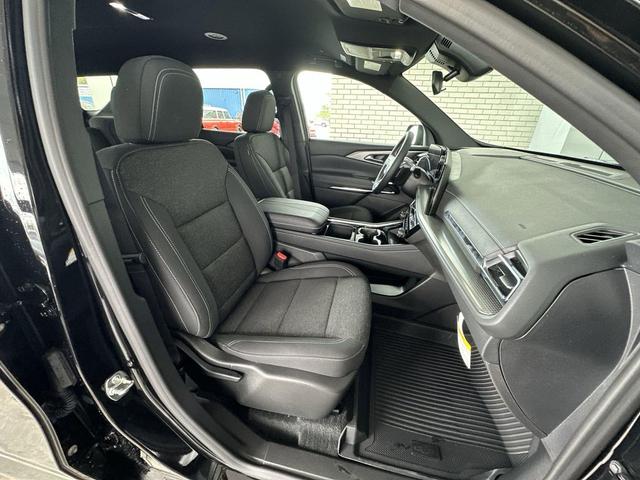 Photo of 2026 Black Chevrolet Traverse