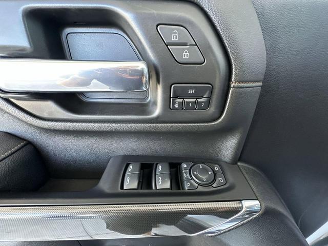 Photo of 2023 Summit White GMC Sierra 2500