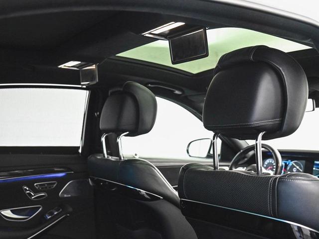 Photo of 2020 designo Diamond White Mercedes-Benz AMG S 63