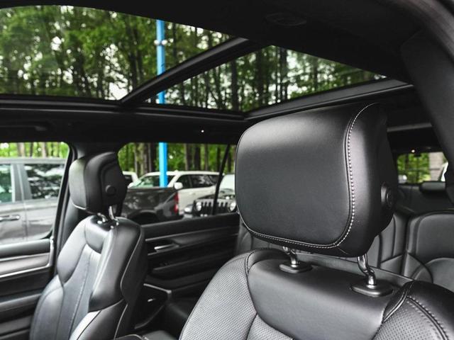 Photo of 2024 Diamond Black Jeep Wagoneer