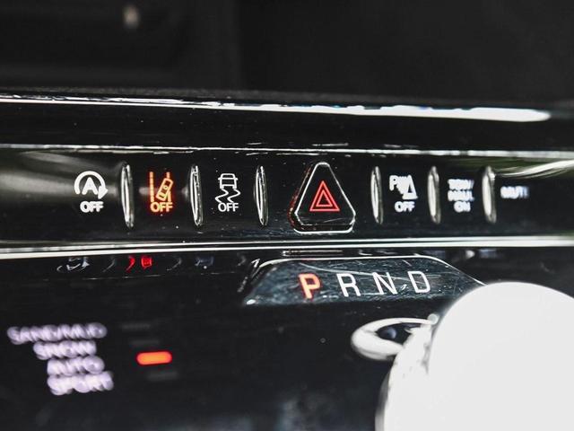 Photo of 2024 Diamond Black Jeep Wagoneer