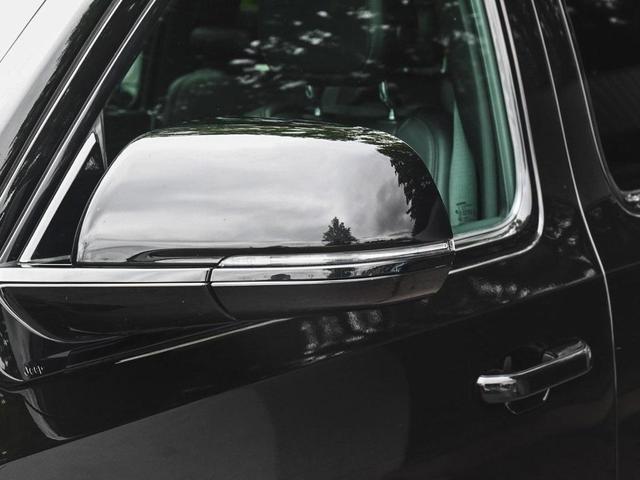 Photo of 2024 Diamond Black Jeep Wagoneer